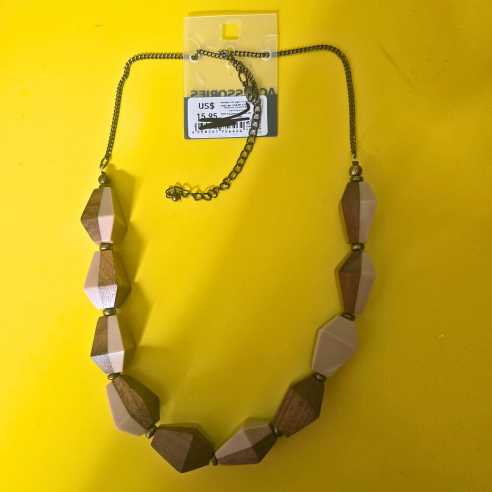 Old Navy Faux Wood Necklace NWT - Picture 3 of 4